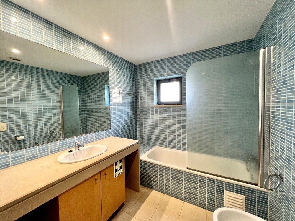 Albufeira Modern 3 With Pool by Homing Apartment, 2 Bedrooms, Pool Access 23