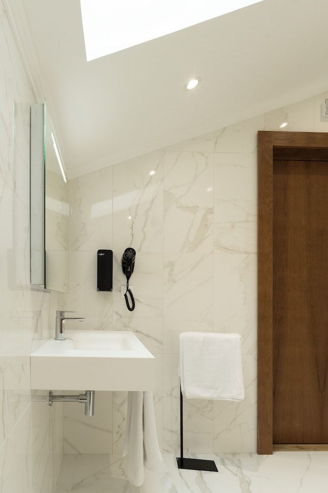 Horta Bay City Suite 11