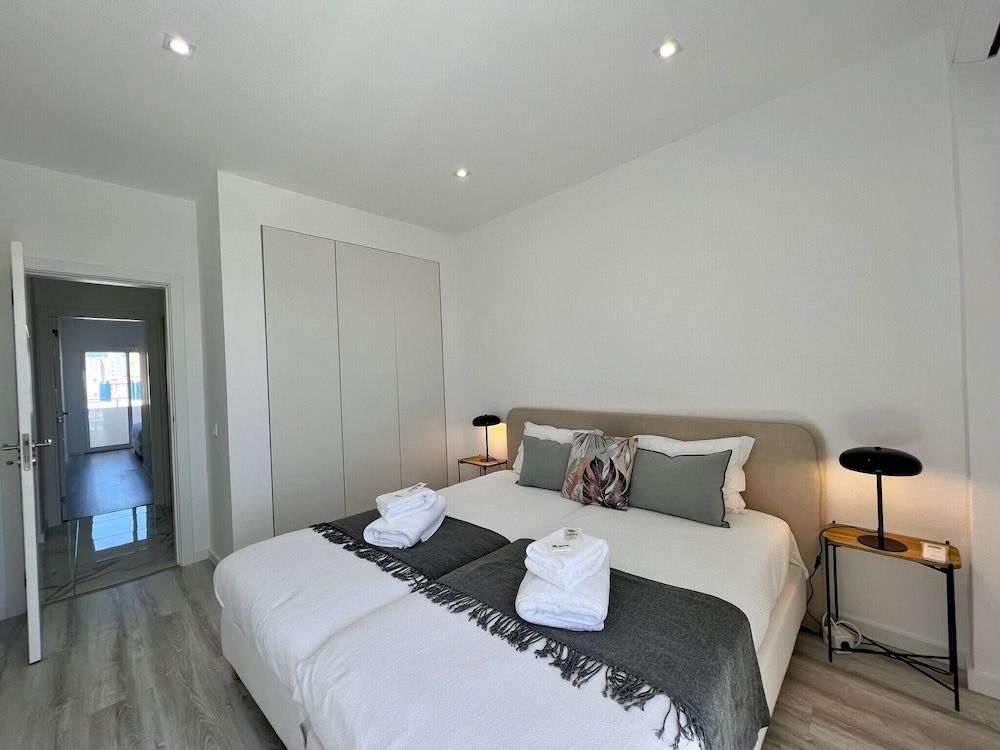 Faro Deluxe by Homing Apartment, 3 Bedrooms, Terrace 2