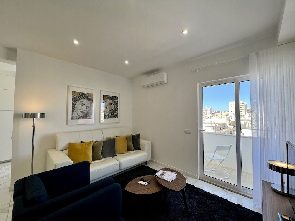 Faro Deluxe by Homing Apartment, 3 Bedrooms, Terrace 26
