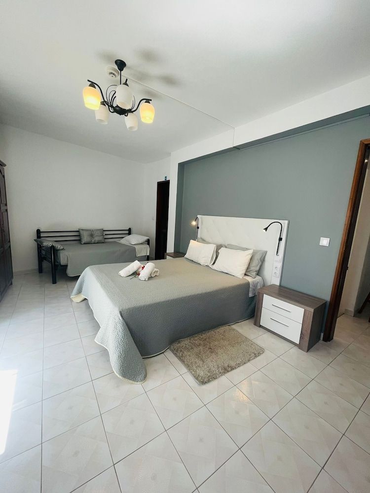 Elite Triple Room