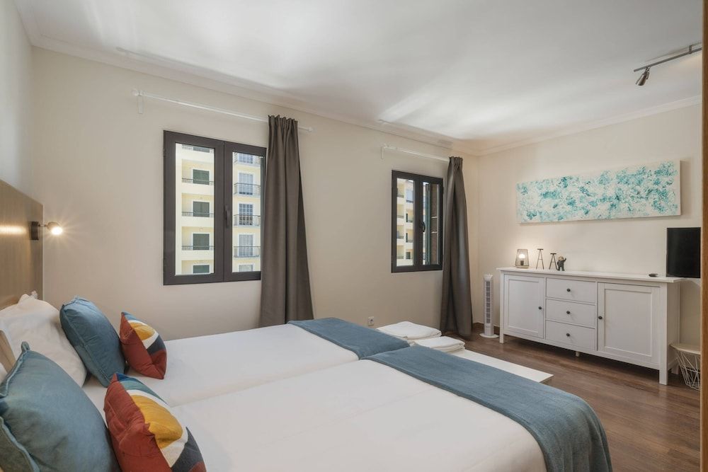 Basic Studio, 2 Twin Beds, Kitchenette
