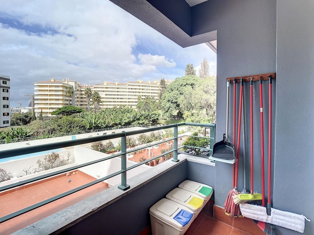 Apartment, Smoking