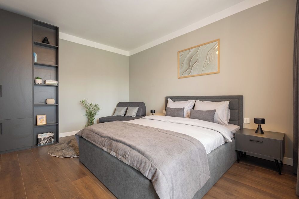 Deluxe Apartment, City View