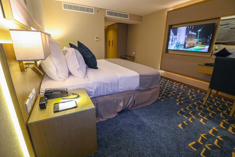 Standard Room, 1 King Bed