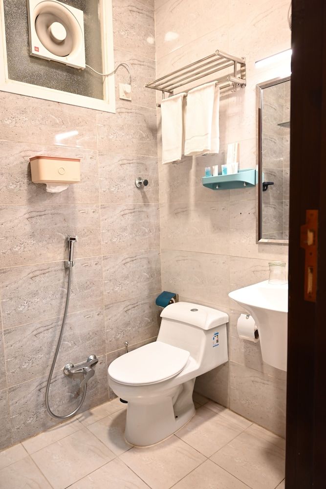 Relax Palace Hotel Comfort Suite, 2 Bedrooms 8