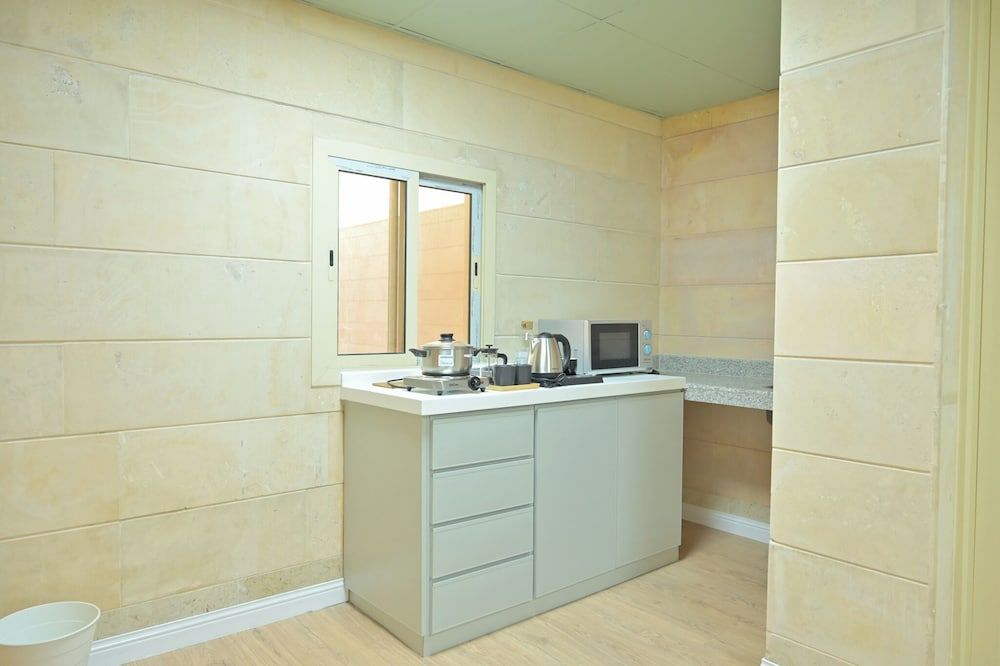 Modern Apartments w Central Location - Ather Luxury Studio Suite 5