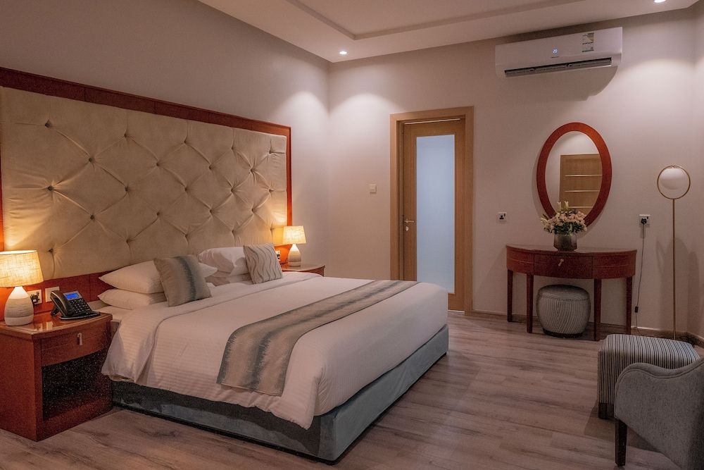 Laguna Vista Hotel Standard Single Room, Pool View 4