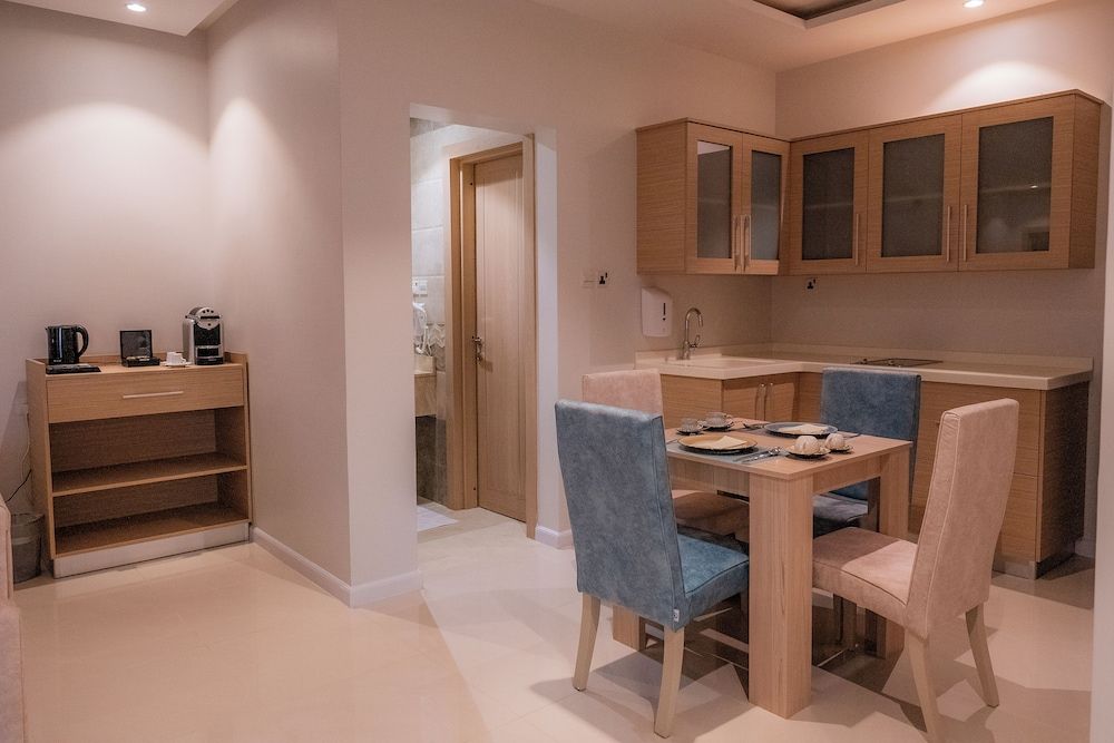 Laguna Vista Hotel Standard Single Room, Pool View 8