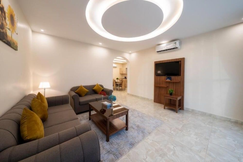 Al Qasr Hotel Suites - Al Iskan District Family Suite 3