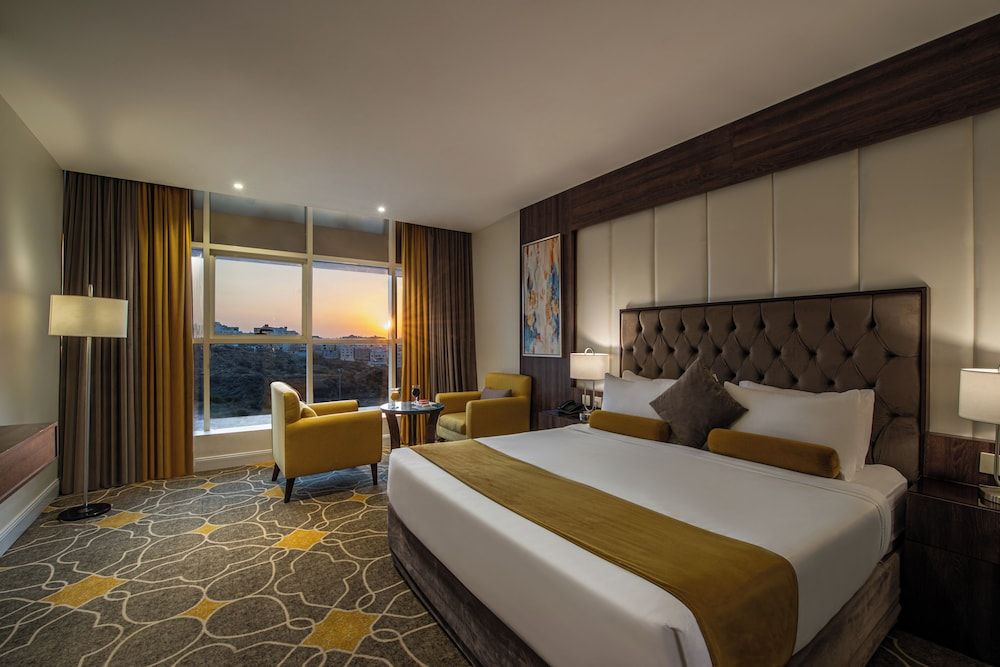 Garden Millennium Hotel - Abha Deluxe Room, Mountain View 2