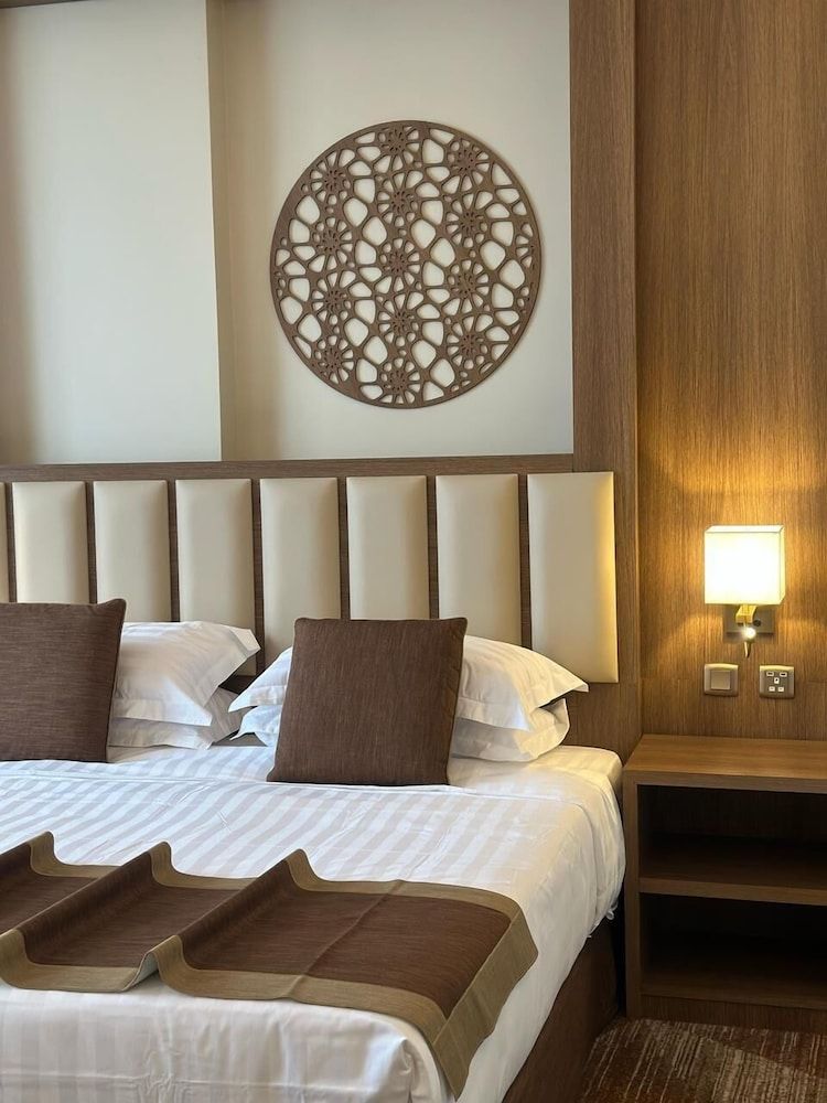 Deluxe Double Room, 1 King Bed, Mountain View