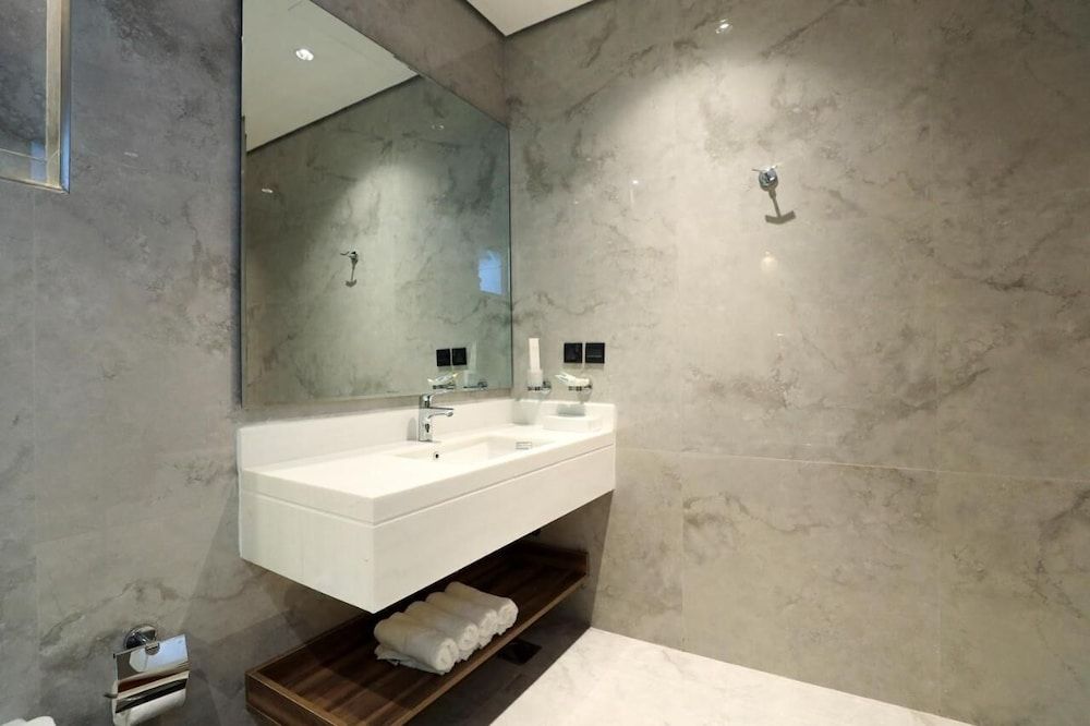 Topaz Al Malqa Hotel One-Bedroom With Balcony 6