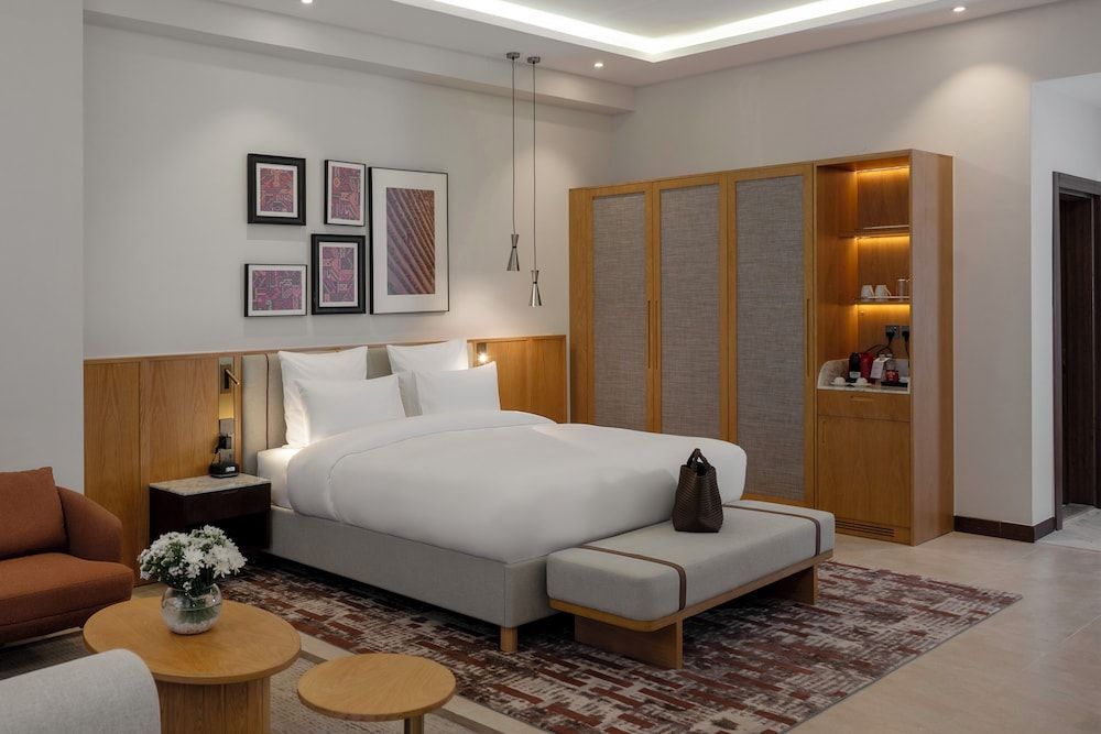 Mercure Hotel Khamis Mushait Deluxe King Room 7