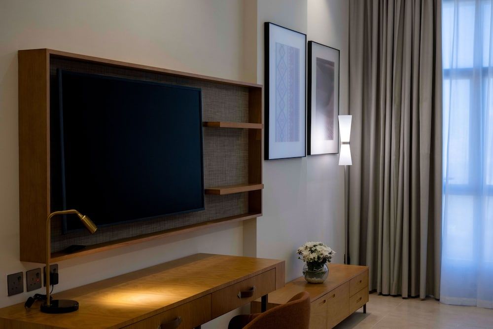 Mercure Hotel Khamis Mushait Deluxe King Room 3