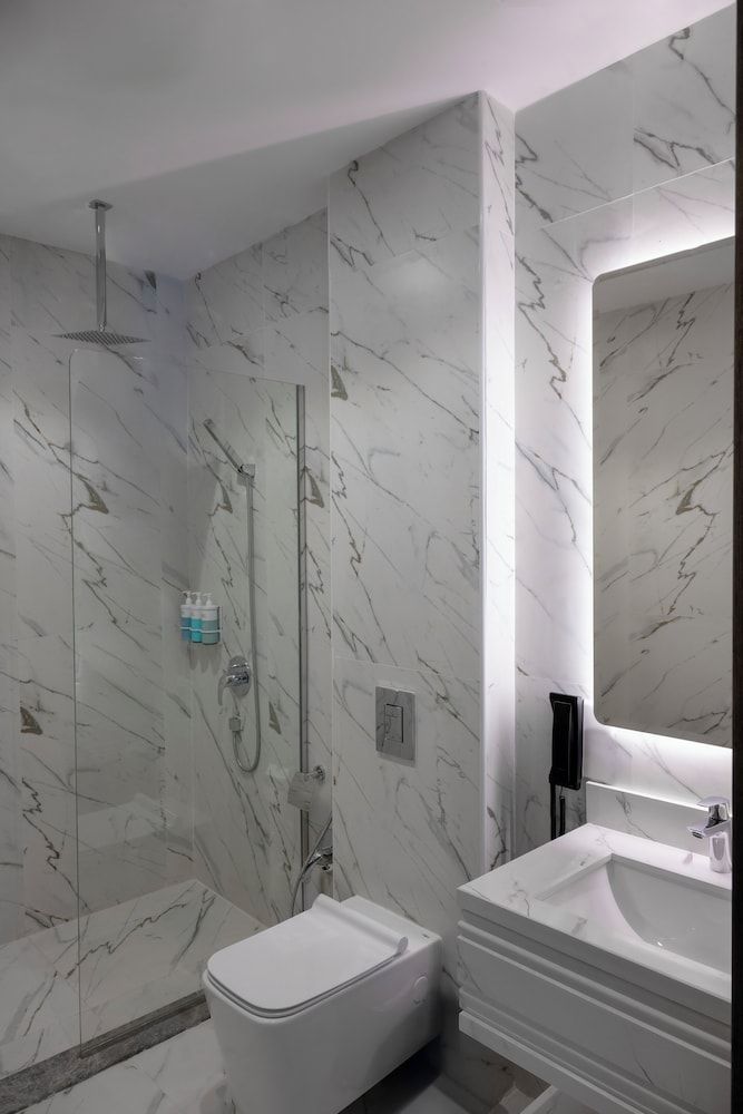 Mercure Hotel Khamis Mushait Deluxe King Room 9