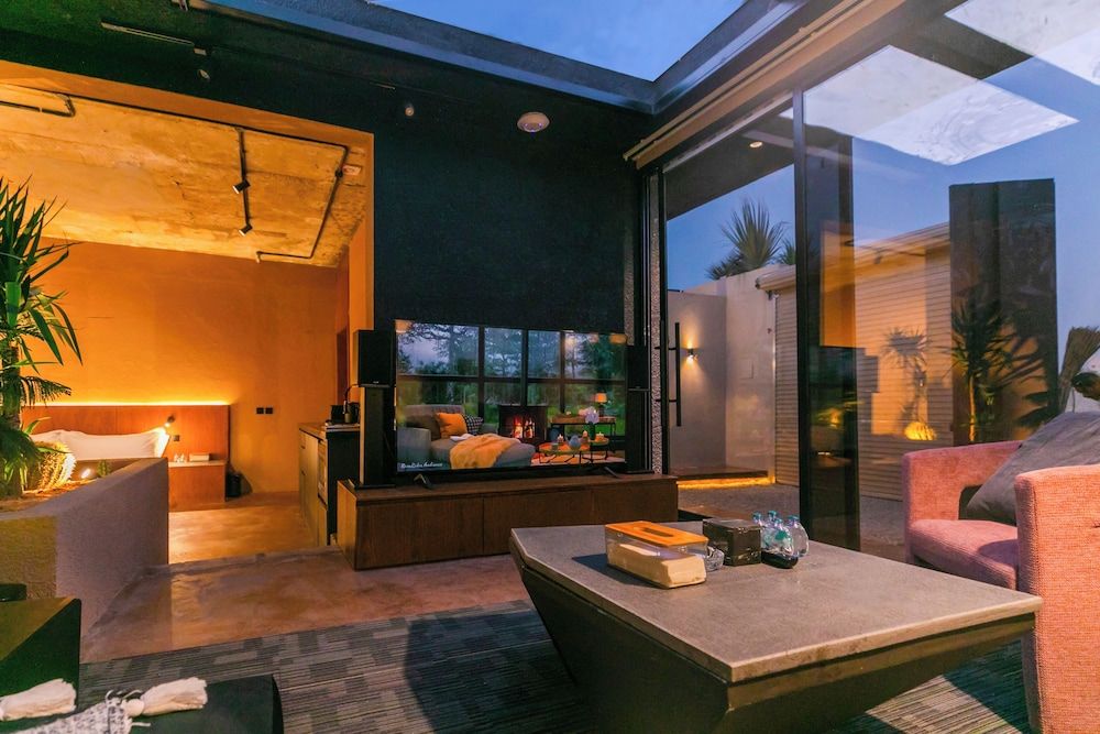 Portal Chalets With Private Pool-Al Arid Luxury Chalet 3