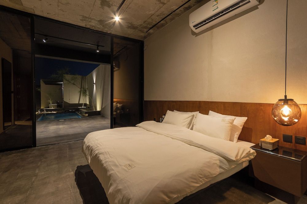 Portal Chalets With Private Pool- Qirwan Comfort Chalet, Patio 4