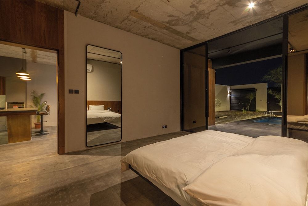 Portal Chalets With Private Pool- Qirwan Comfort Chalet, Patio 3