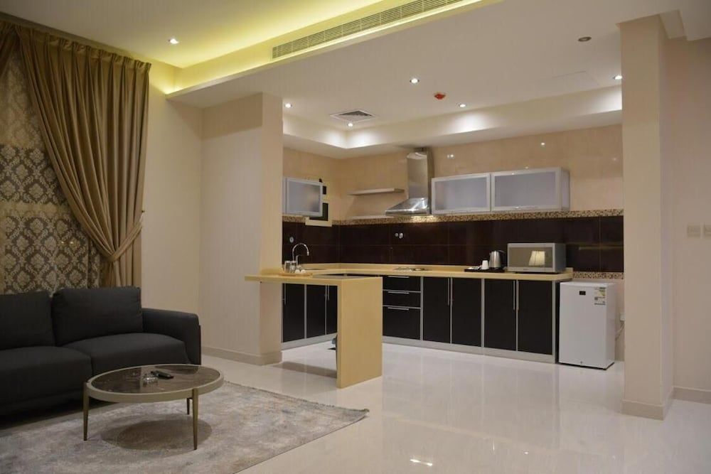 Deluxe Suite, 2 Bedrooms, City View