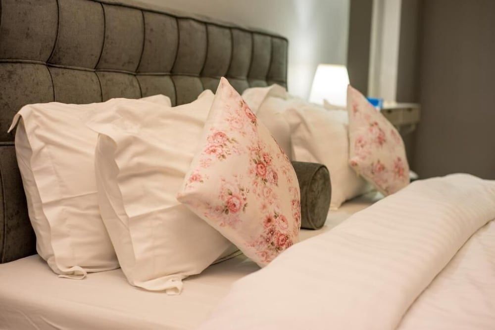 Golden Garden Al Corniche Hotel