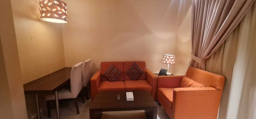 Deluxe Studio