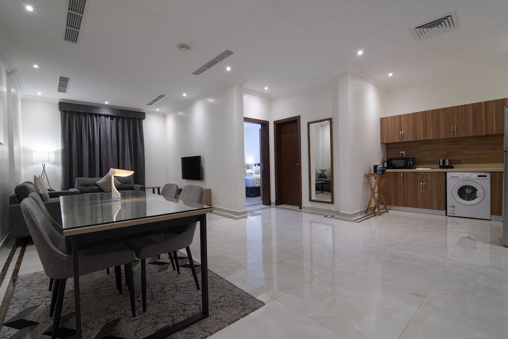 The Gate Hotel and Apartments Junior Suite 4