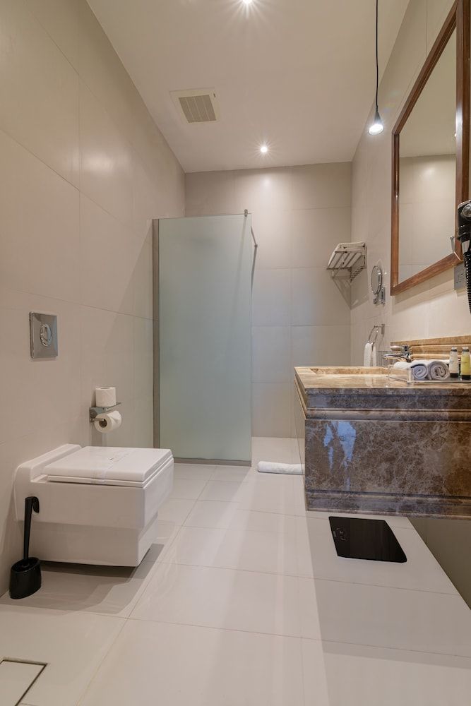 The Gate Hotel and Apartments Junior Suite 6