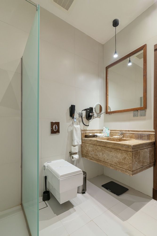 The Gate Hotel and Apartments Junior Suite 5