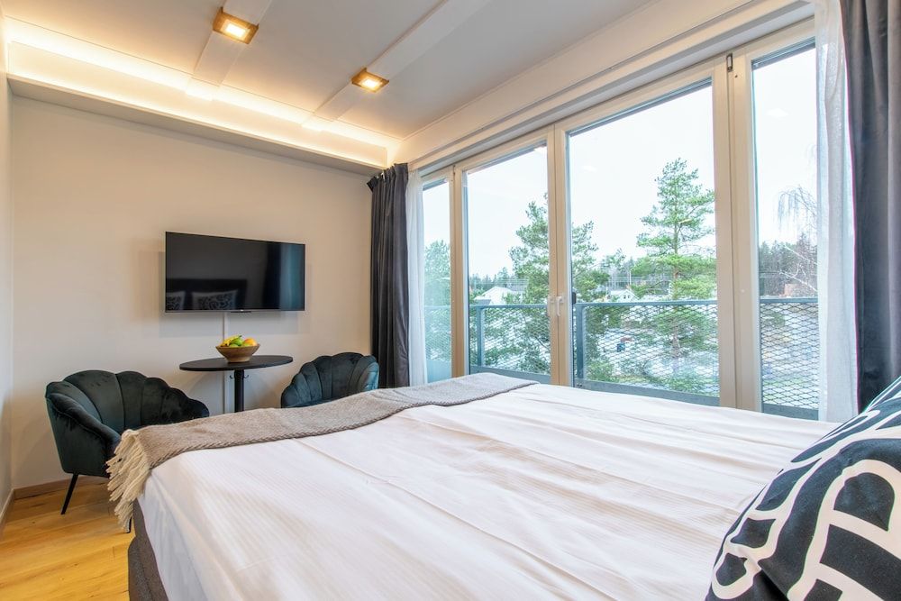 Uptown Hotel Apartments Deluxe Double Room - without kitchen 4