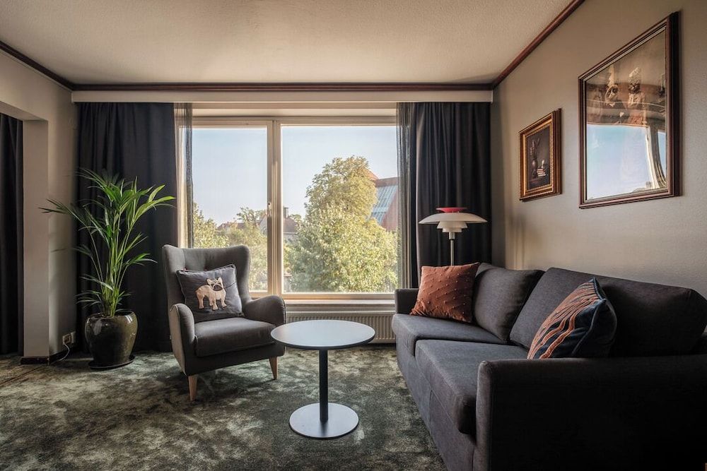 Villa Foresta Family Room 5