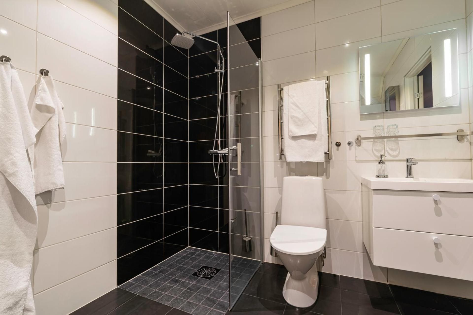 Parkstigens Lägenheter Five-Bedroom Apartment - Parkstigen 120 Etage