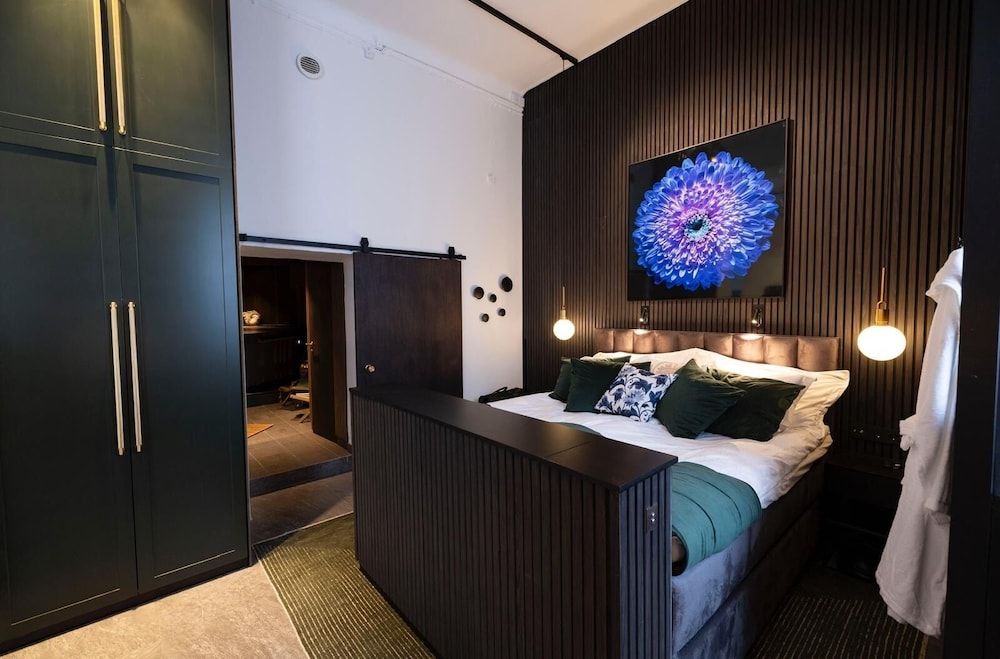 Luxury Townhome, 2 Bedrooms