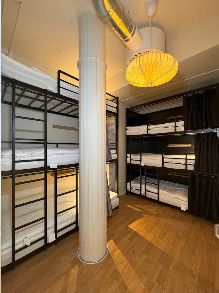 Nomad City Hostel Private 6 Bed Dorm Room