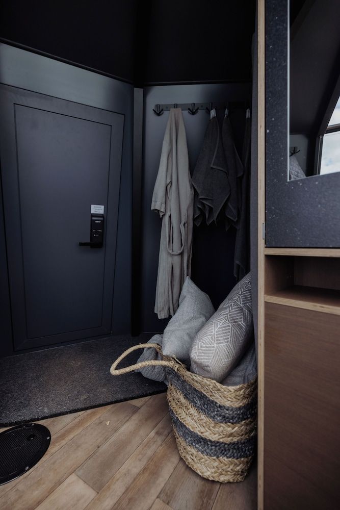 Yggdrasil Igloo Water Huts Skåne Cabin, Sea View 3