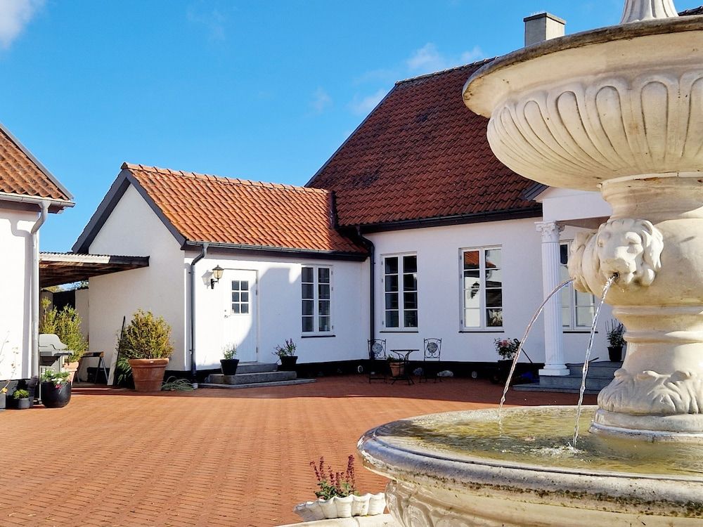 Fontänens Bed & Breakfast Standard Double Room, 1 King Bed, Private Bathroom, Garden View 5