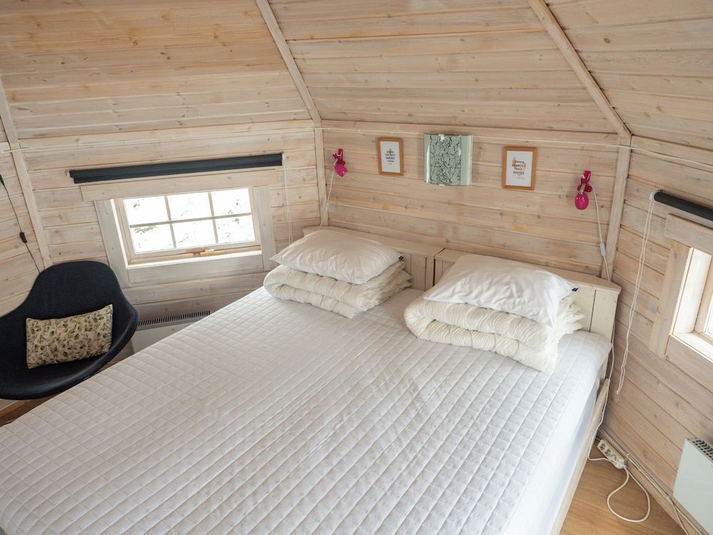 Camp Alta Kiruna Cabin D2, garden view 2