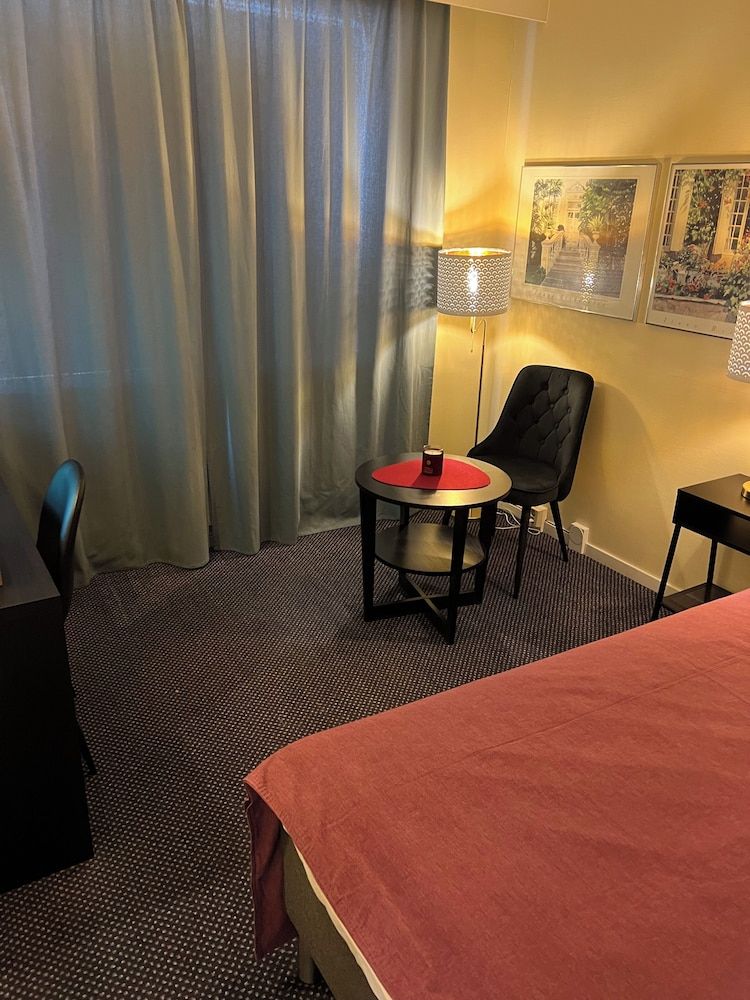 Noah Longstay Basic Single Room 11