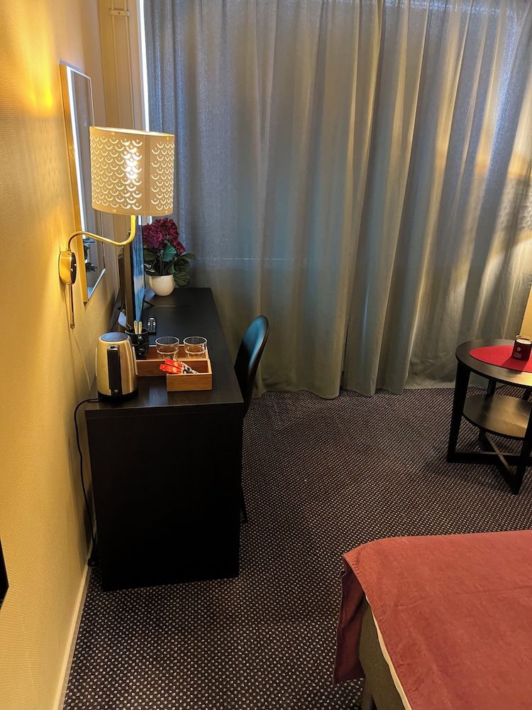 Noah Longstay Basic Single Room 9