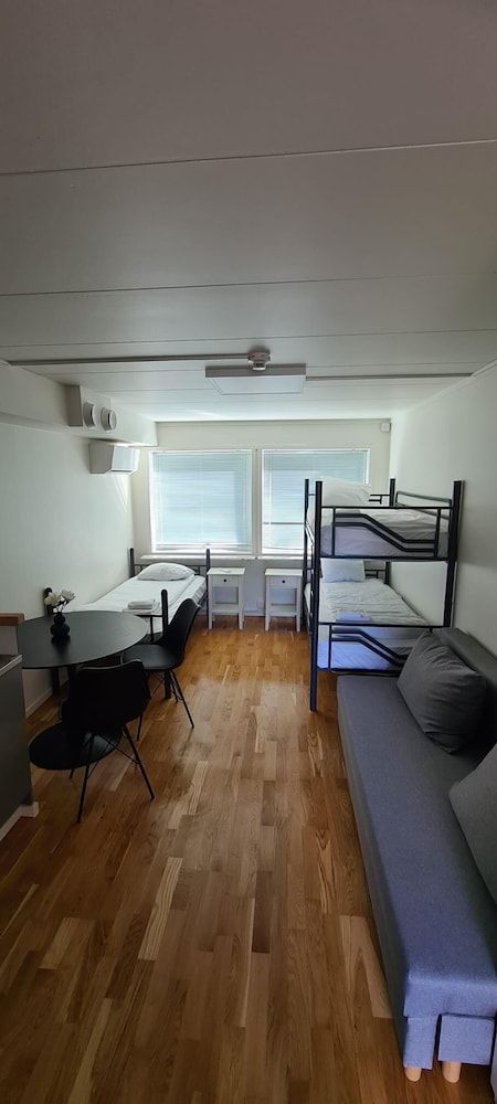 Injoy Classic Hotel Elmia Classic Triple Room, City View 2