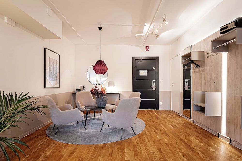 Injoy Premium Solna Superior Suite, City View 6