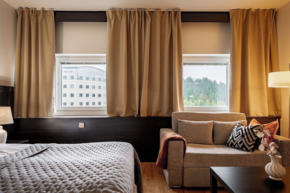 Injoy Premium Solna Premium Quadruple Room 12