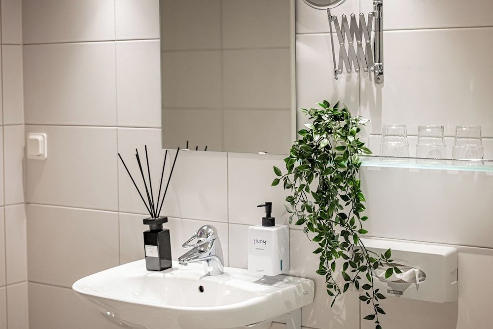 Injoy Premium Solna Superior Suite, City View 8