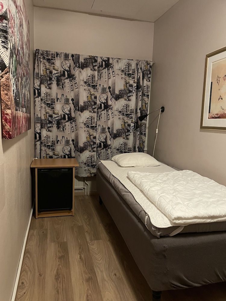 Uppsala City Hostel Basic Single Room, Shared Bathroom 7