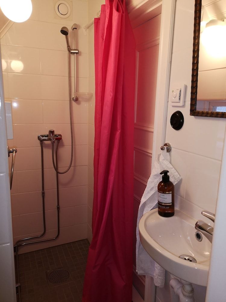 Varmdovagen B&B Cottage Twin Room (4) 8