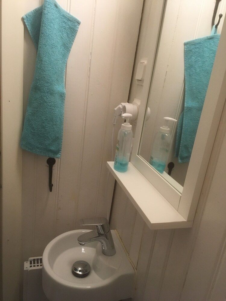 Varmdovagen B&B Cottage Twin Room (3) 9