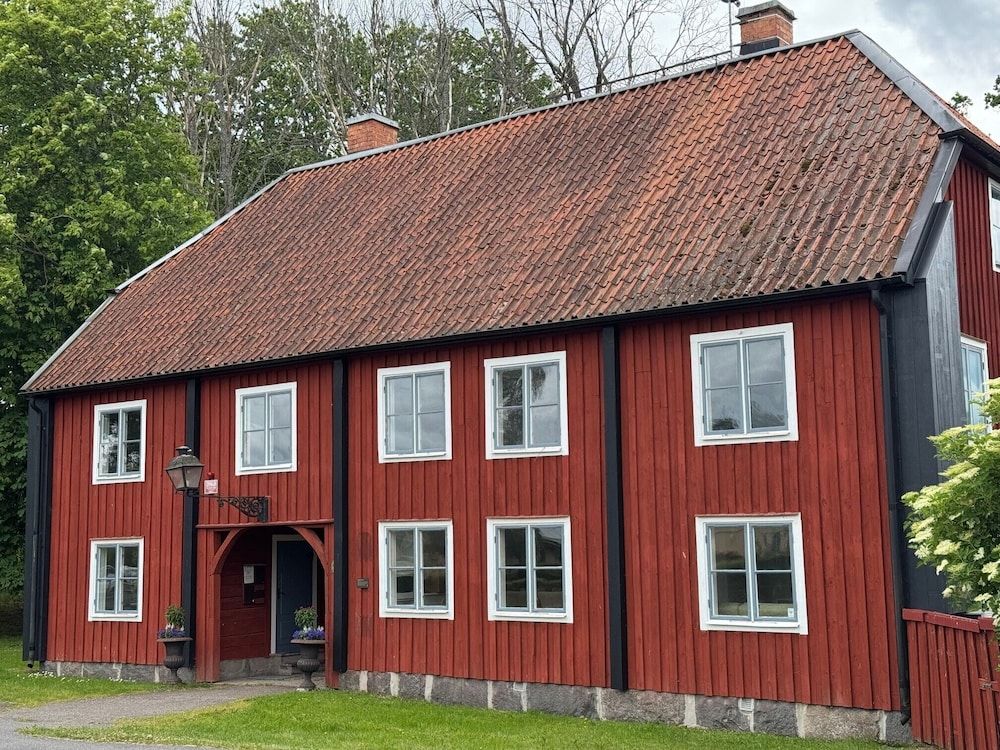 Mangelgården Single Room B&B (own bathroom and kitchenette)