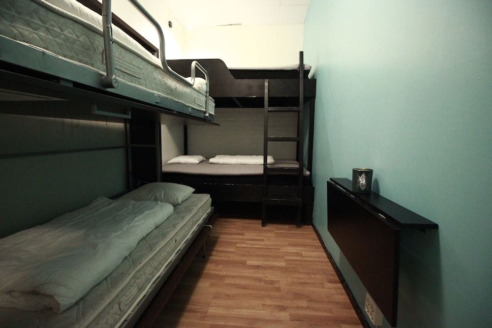 Vandrarhem Uppsala Centralstation - Hostel Shared Dormitory, Mixed Dorm, Shared Bathroom