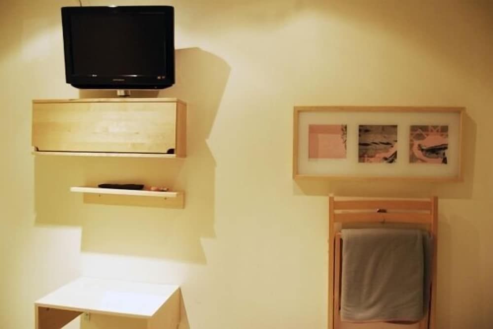 Single Room, Shared Bathroom