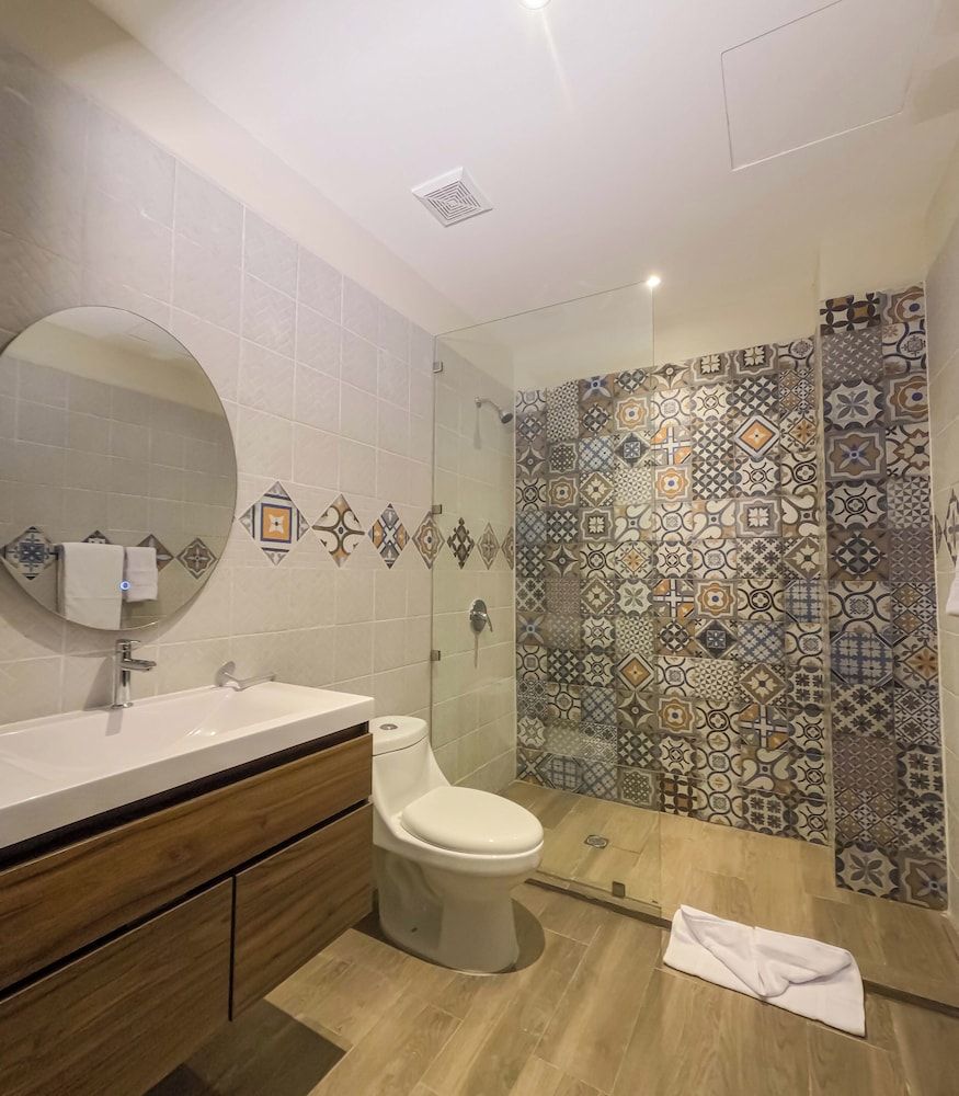 Suite, 1 King Bed, City View
